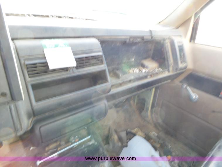 image for item L6257 1999 GMC C7500 propane truck