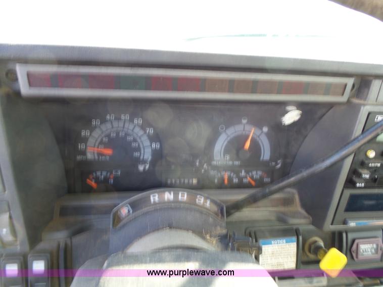 image for item L6257 1999 GMC C7500 propane truck