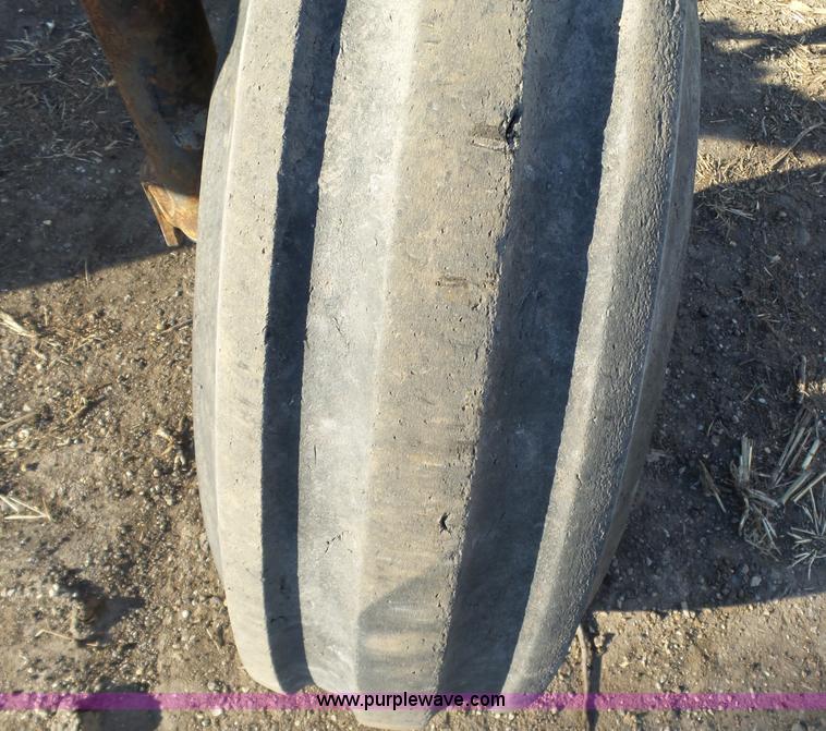 image for item L6258 White 2-105 tractor