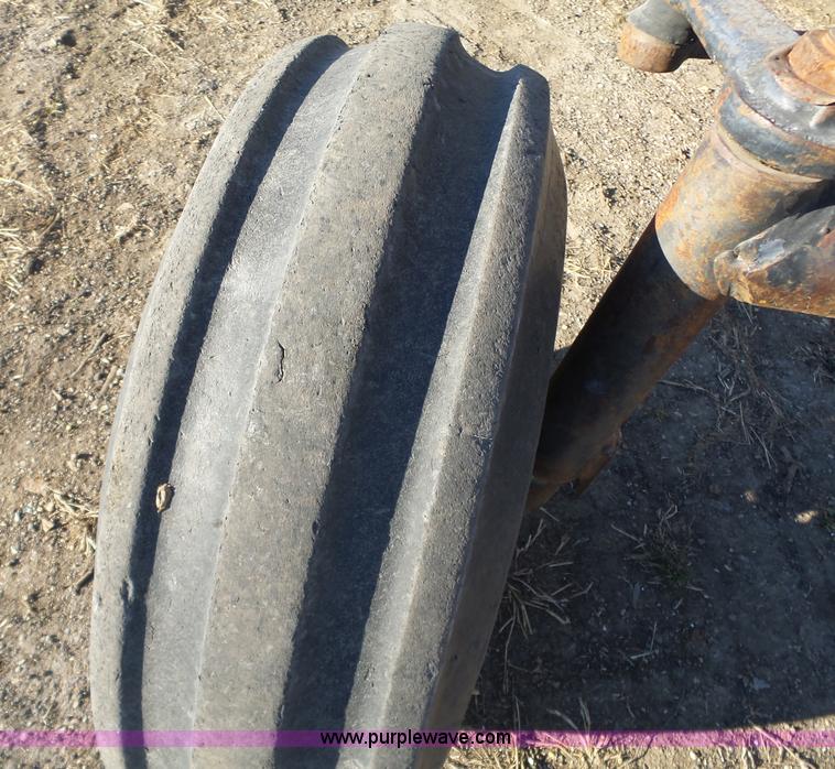 image for item L6258 White 2-105 tractor