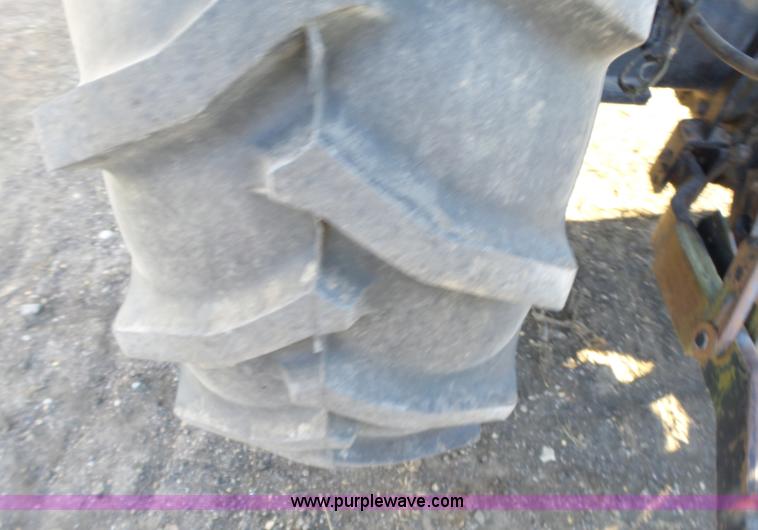 image for item L6258 White 2-105 tractor