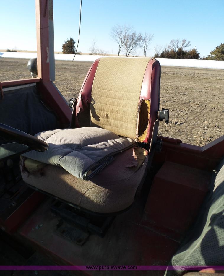 image for item L6258 White 2-105 tractor