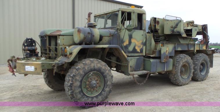 image for item L6270 1971 Jeep M816-TK wrecker truck