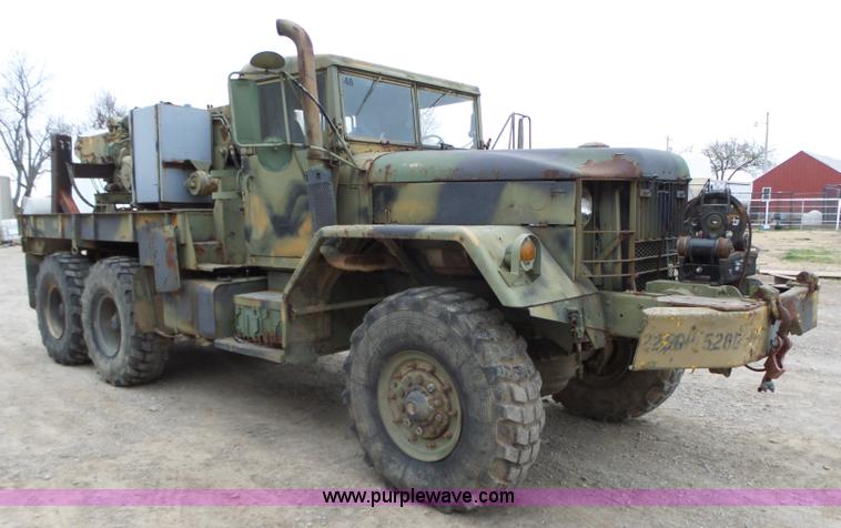 image for item L6270 1971 Jeep M816-TK wrecker truck