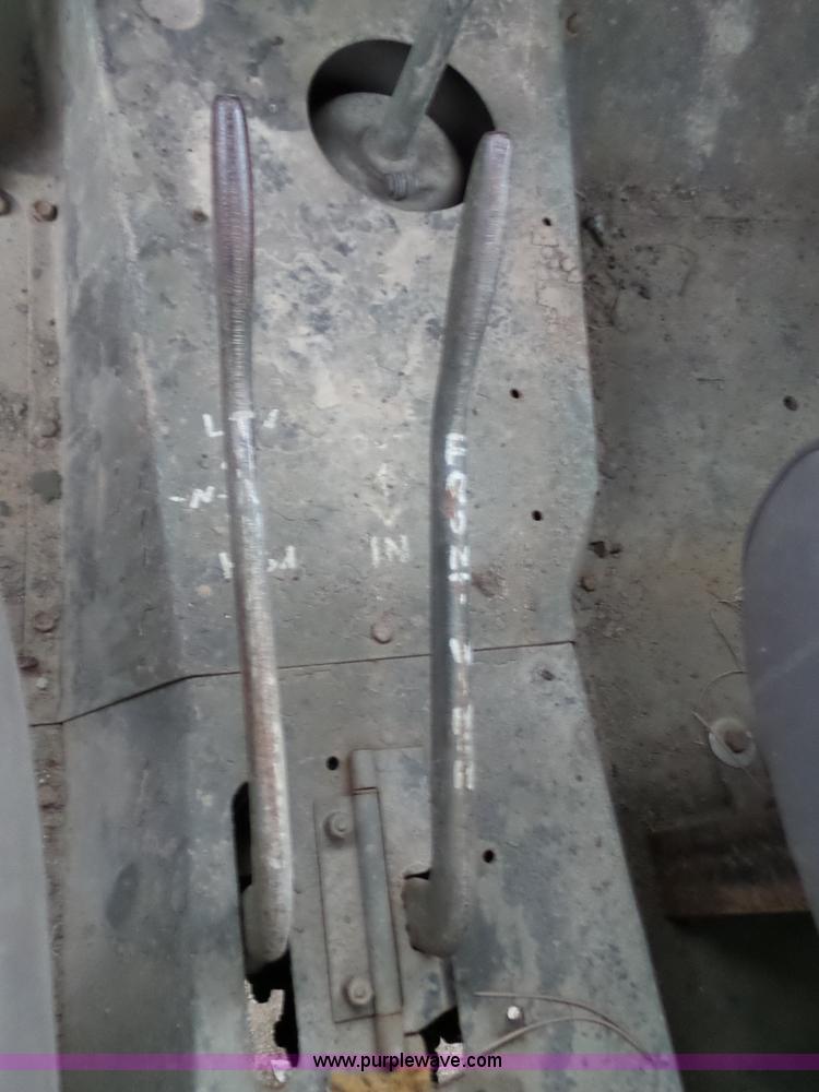 image for item L6270 1971 Jeep M816-TK wrecker truck