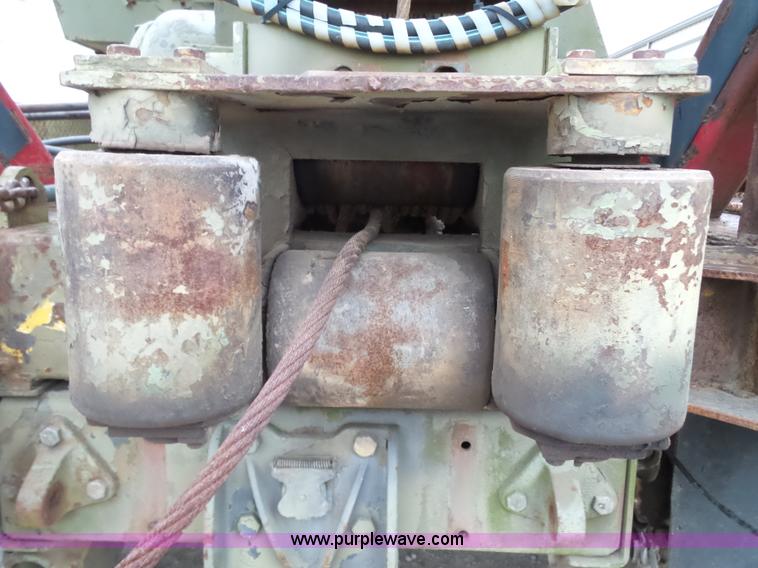 image for item L6270 1971 Jeep M816-TK wrecker truck