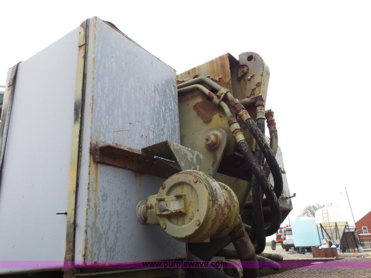 image for item L6270 1971 Jeep M816-TK wrecker truck