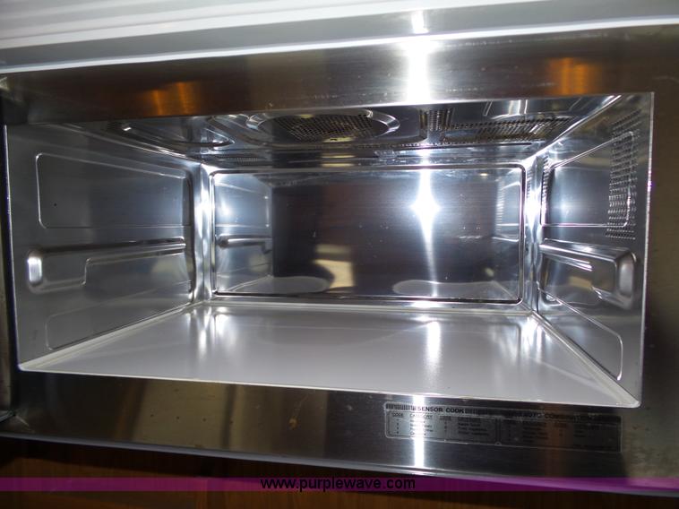 image for item L6275 2002 Sidekick RV toy hauler