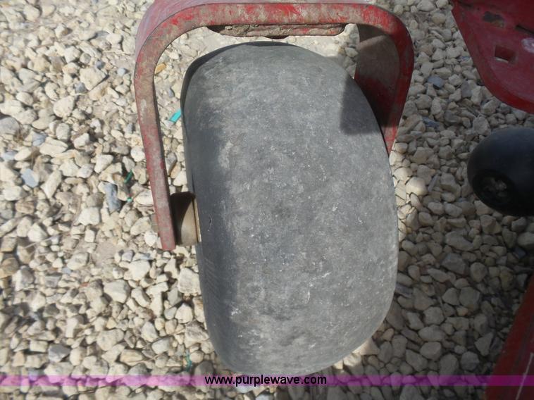 image for item L7276 Ex Mark ZTR riding lawn mower