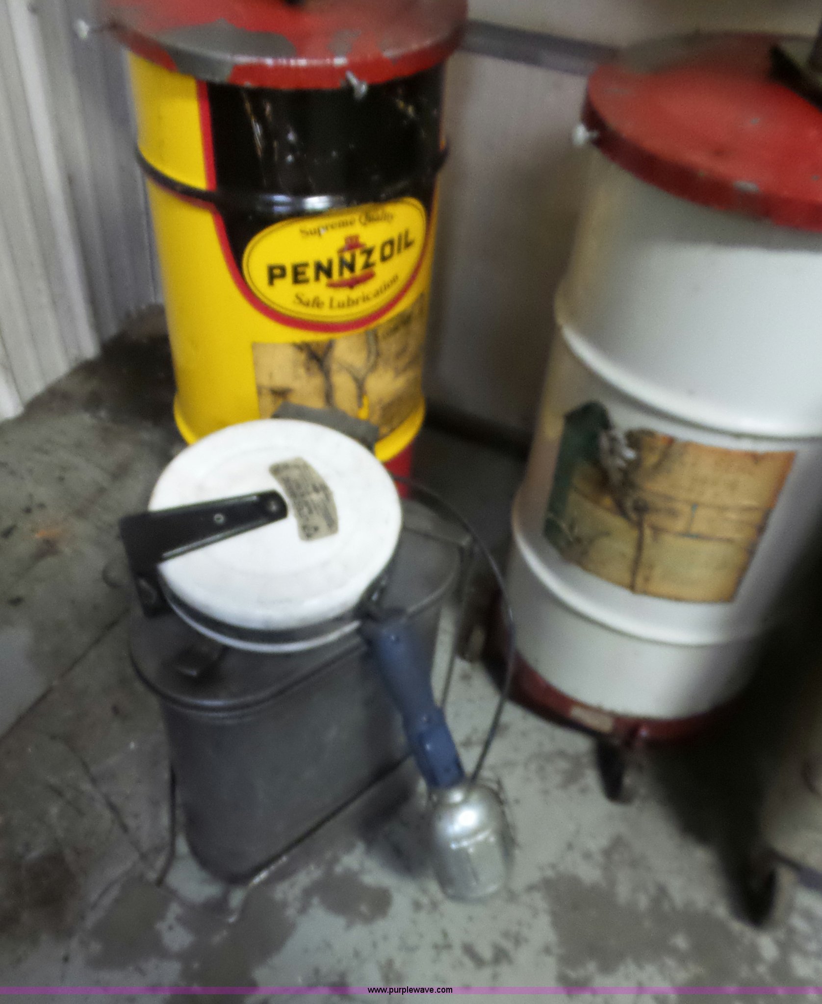Assorted oil and oil rag containers in Salina, KS | Item CD9813 sold ...