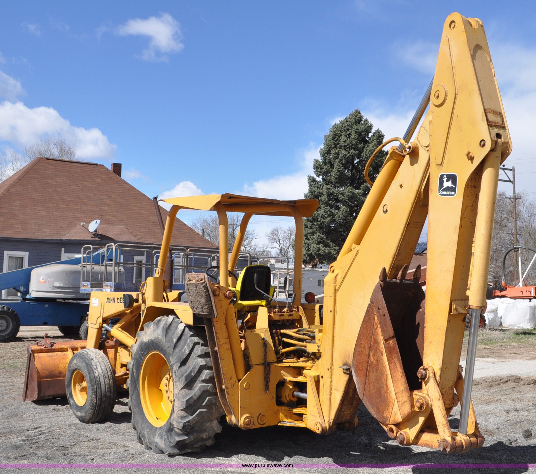 1976 John Deere 510 backhoe in Greeley, CO Item G7315 sold Purple Wave