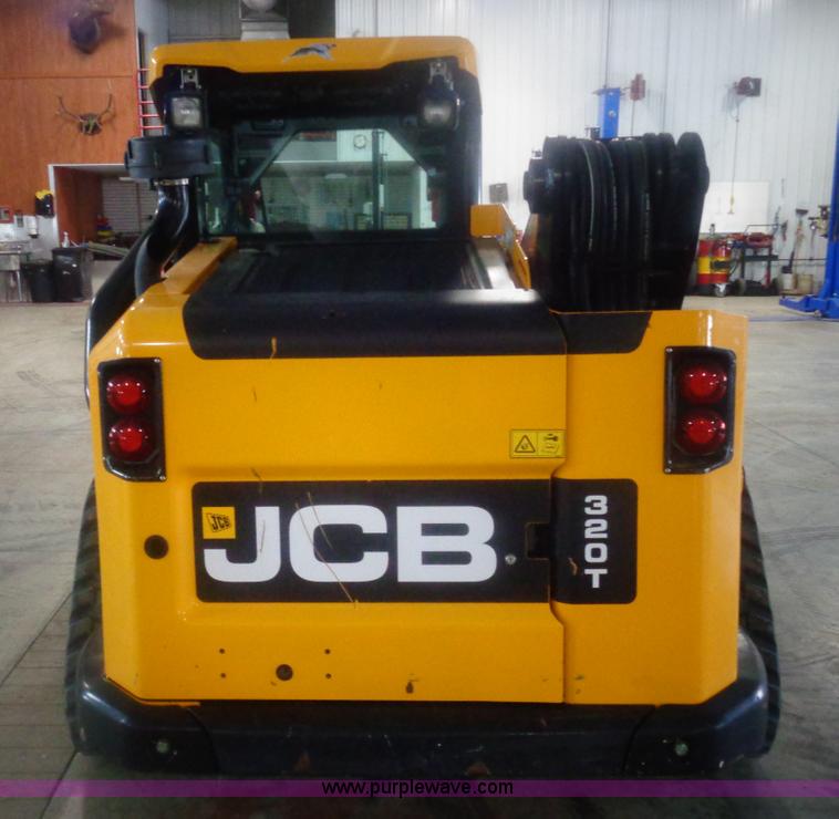 image for item AL9226 2013 JCB 320T skid steer