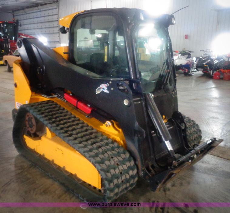 image for item AL9226 2013 JCB 320T skid steer