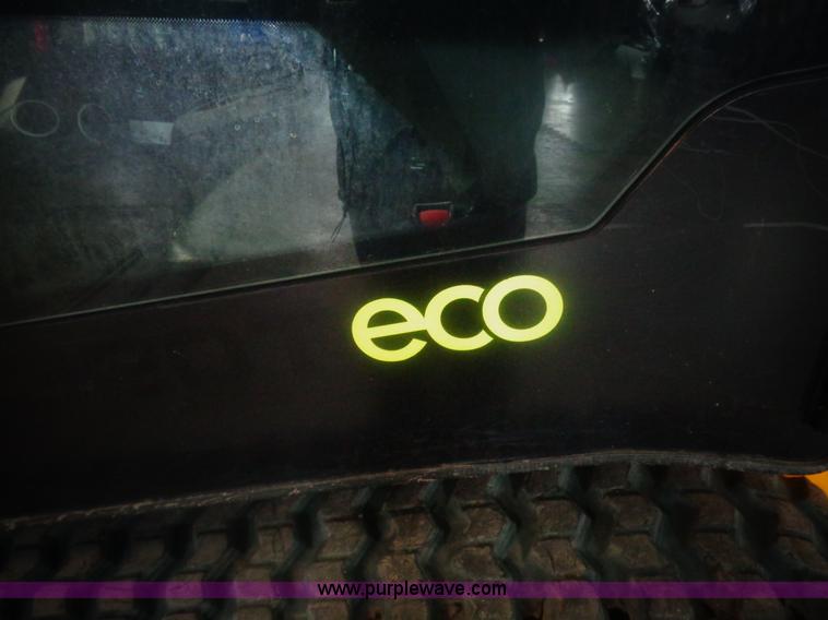 image for item AL9226 2013 JCB 320T skid steer