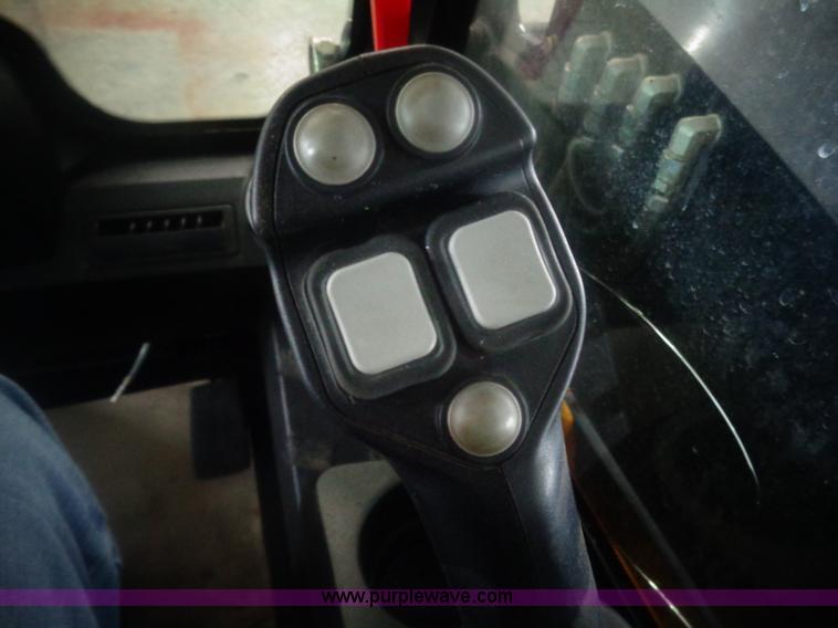 image for item AL9226 2013 JCB 320T skid steer