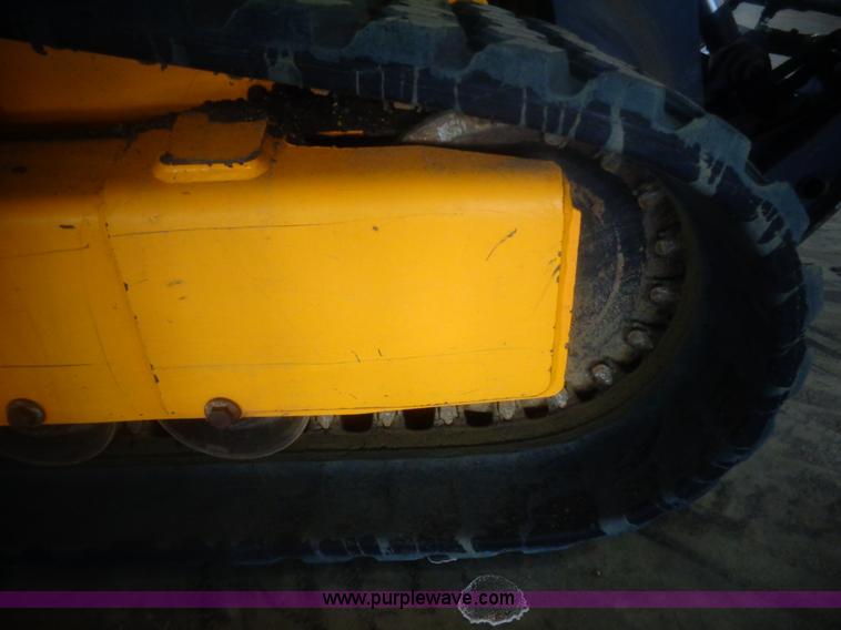 image for item AL9226 2013 JCB 320T skid steer