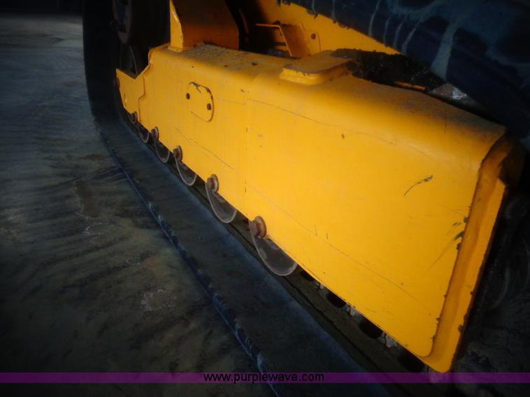 image for item AL9226 2013 JCB 320T skid steer
