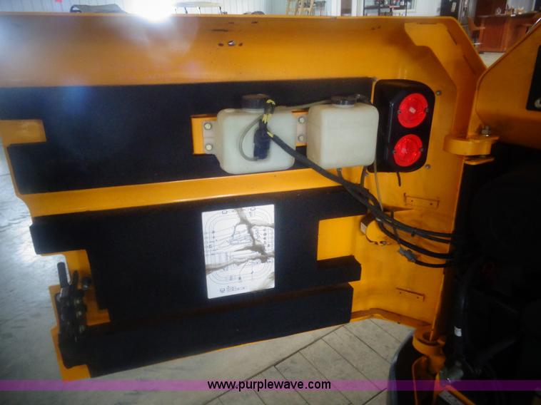 image for item AL9226 2013 JCB 320T skid steer