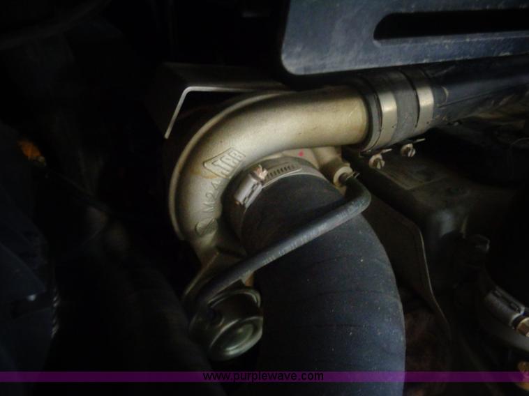 image for item AL9226 2013 JCB 320T skid steer