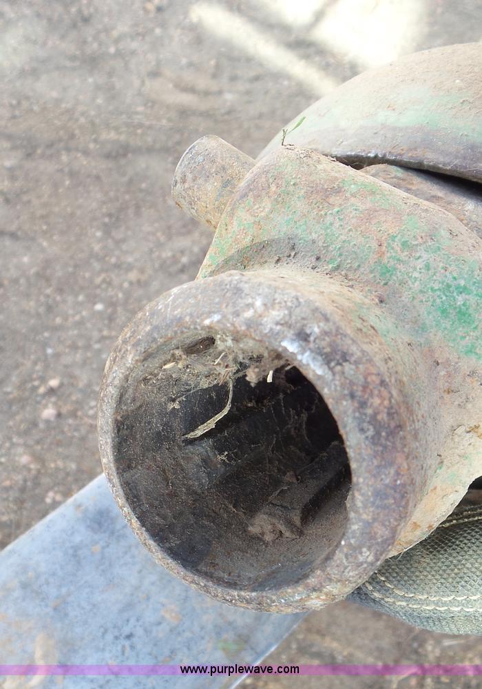 image for item AV9826 John Deere 24T square baler