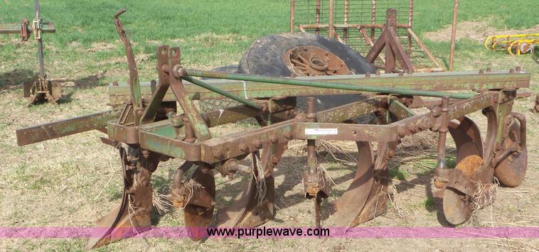 image for item AV9832 John Deere four bottom plow