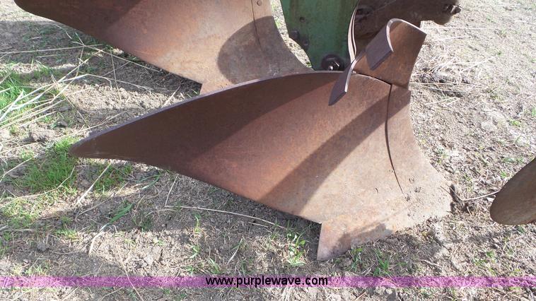 image for item AV9832 John Deere four bottom plow
