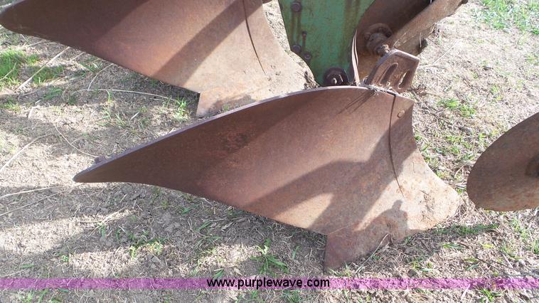 image for item AV9832 John Deere four bottom plow