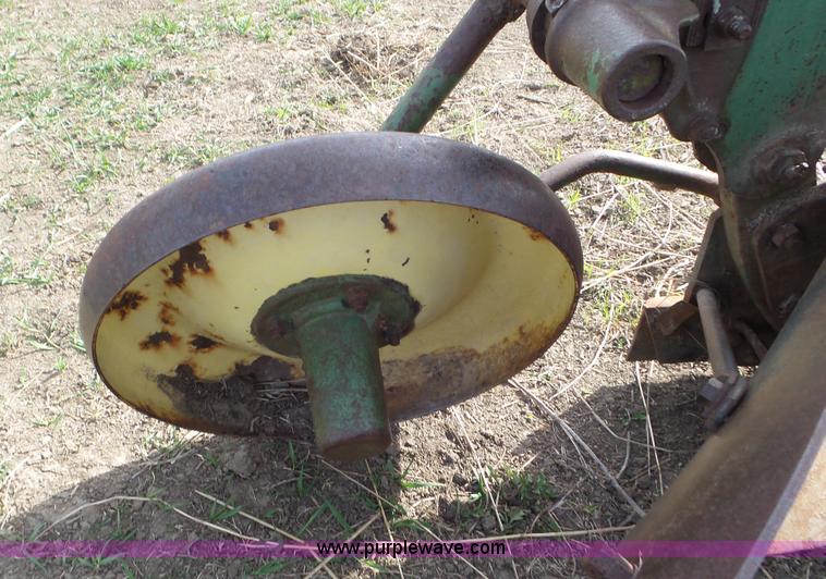 image for item AV9832 John Deere four bottom plow