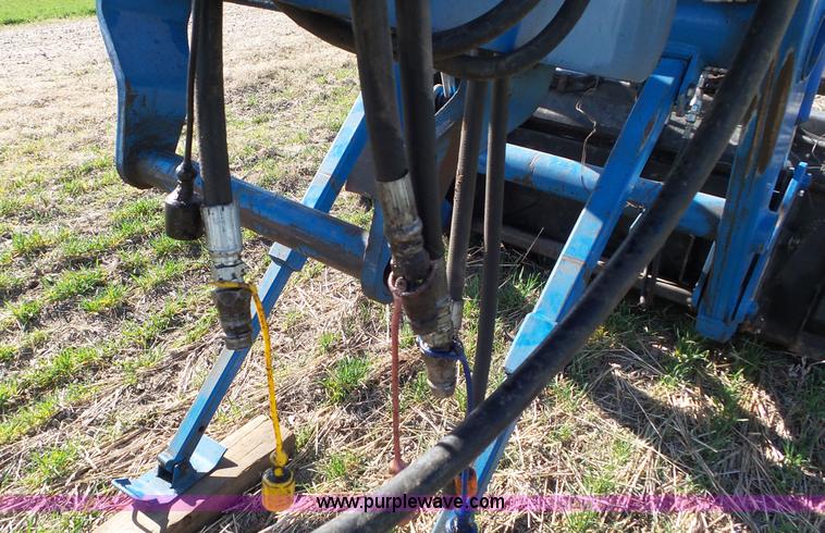 image for item AV9836 Great Bend 870 loader