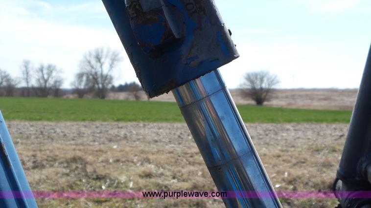 image for item AV9836 Great Bend 870 loader