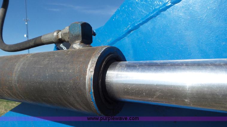 image for item AV9836 Great Bend 870 loader