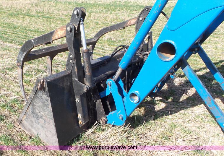image for item AV9836 Great Bend 870 loader