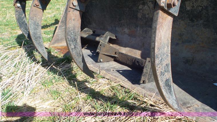 image for item AV9836 Great Bend 870 loader