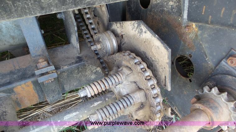 image for item AV9841 Gleaner corn head