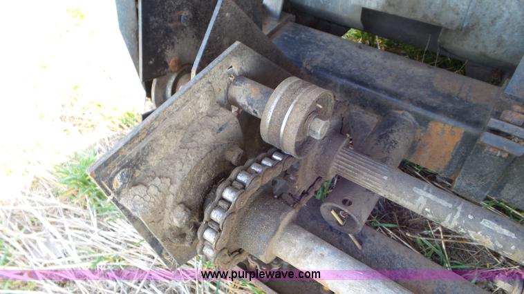 image for item AV9841 Gleaner corn head