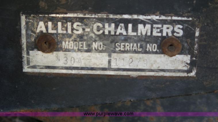 image for item AV9841 Gleaner corn head