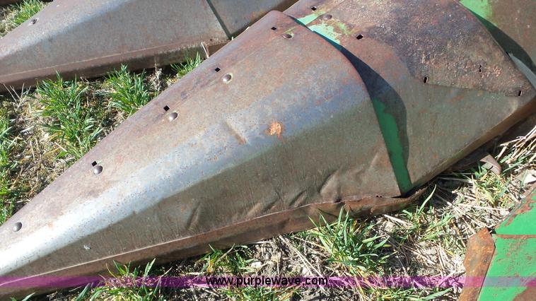 image for item AV9845 John Deere 843 corn head