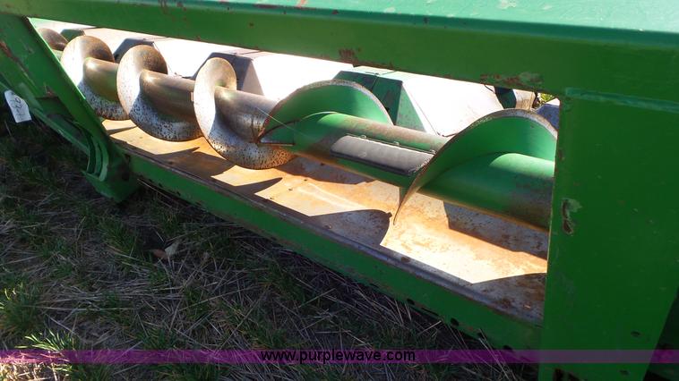 image for item AV9845 John Deere 843 corn head