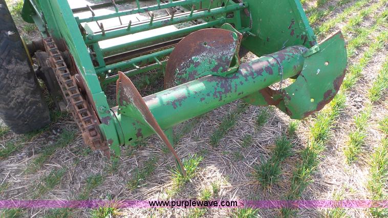 image for item AV9854 John Deere manure spreader