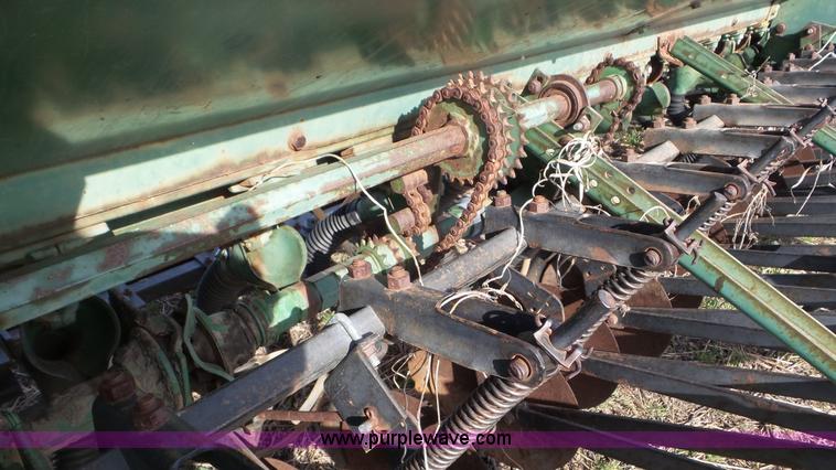 image for item AV9856 John Deere 8300 grain drill