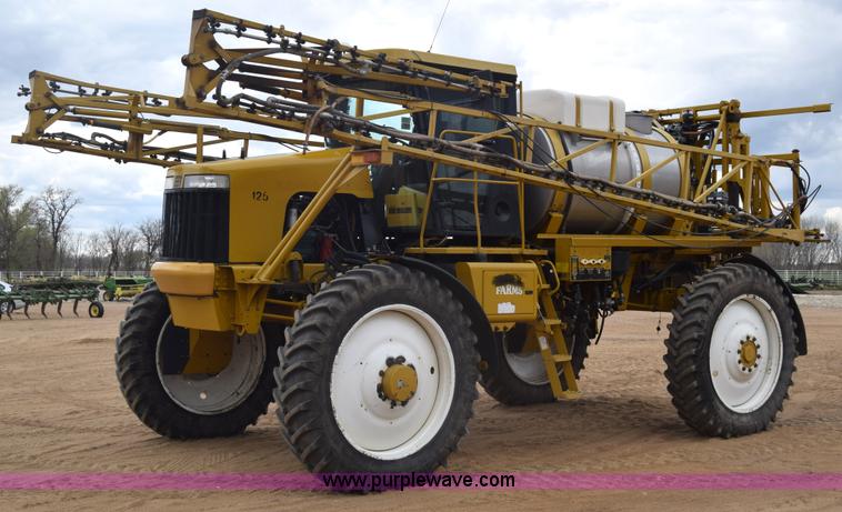 image for item BF9996 2004 Ag-Chem RoGator 1064 self-propelled sprayer