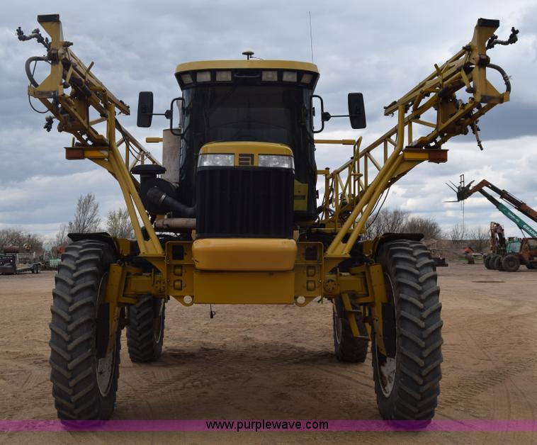 image for item BF9996 2004 Ag-Chem RoGator 1064 self-propelled sprayer