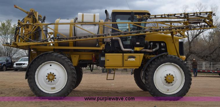 image for item BF9996 2004 Ag-Chem RoGator 1064 self-propelled sprayer