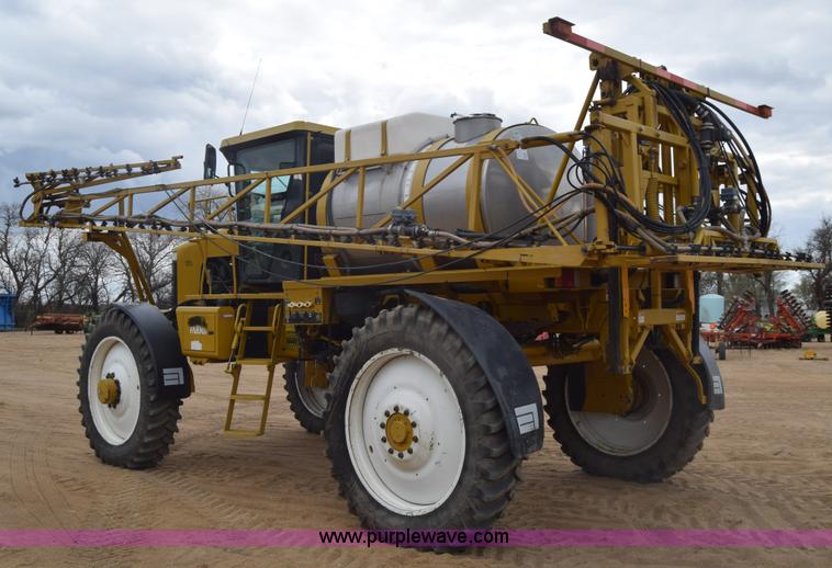 image for item BF9996 2004 Ag-Chem RoGator 1064 self-propelled sprayer
