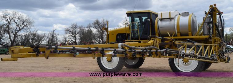 image for item BF9996 2004 Ag-Chem RoGator 1064 self-propelled sprayer
