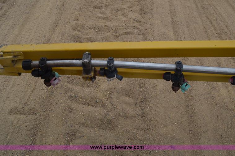 image for item BF9996 2004 Ag-Chem RoGator 1064 self-propelled sprayer