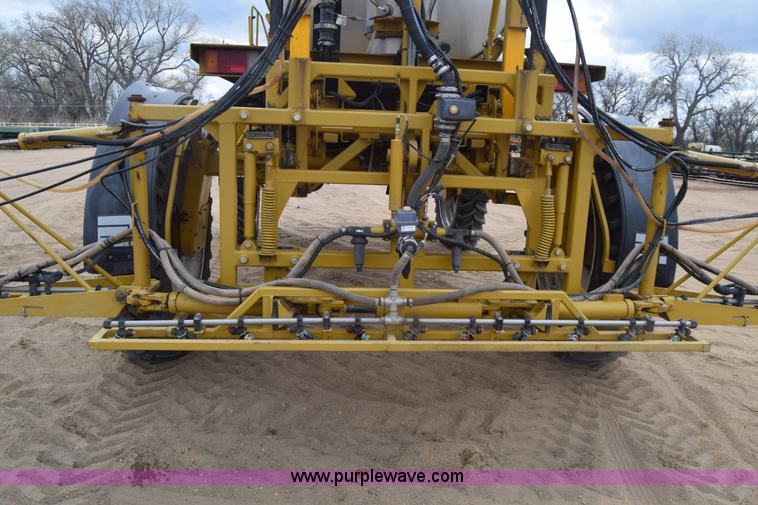 image for item BF9996 2004 Ag-Chem RoGator 1064 self-propelled sprayer