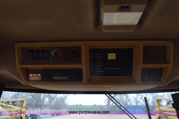 image for item BF9996 2004 Ag-Chem RoGator 1064 self-propelled sprayer