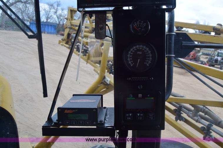 image for item BF9996 2004 Ag-Chem RoGator 1064 self-propelled sprayer