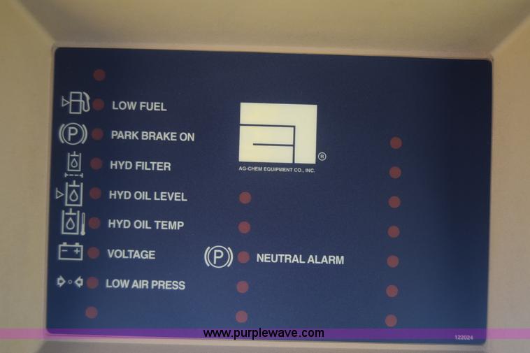 image for item BF9996 2004 Ag-Chem RoGator 1064 self-propelled sprayer